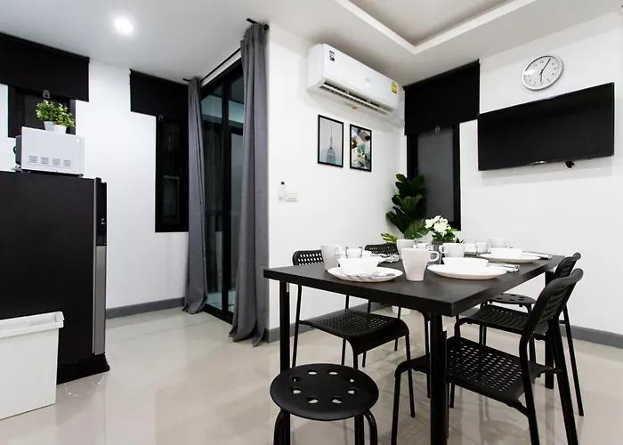 P3 Silom Large 2beds Full Kitchen Wifi 4-6pax