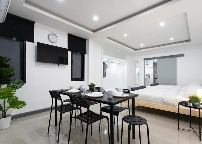 Apartment P3 Silom Large 2beds Full Kitchen Wifi 4-6pax